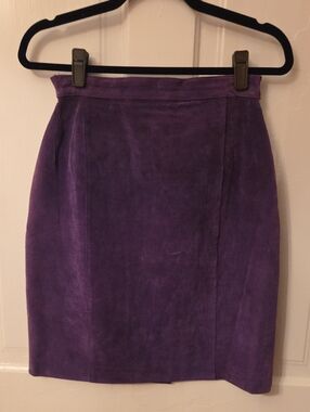 Purple Suede Pencil Skirt - Sleek Women's Silhouette